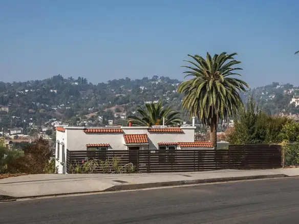584